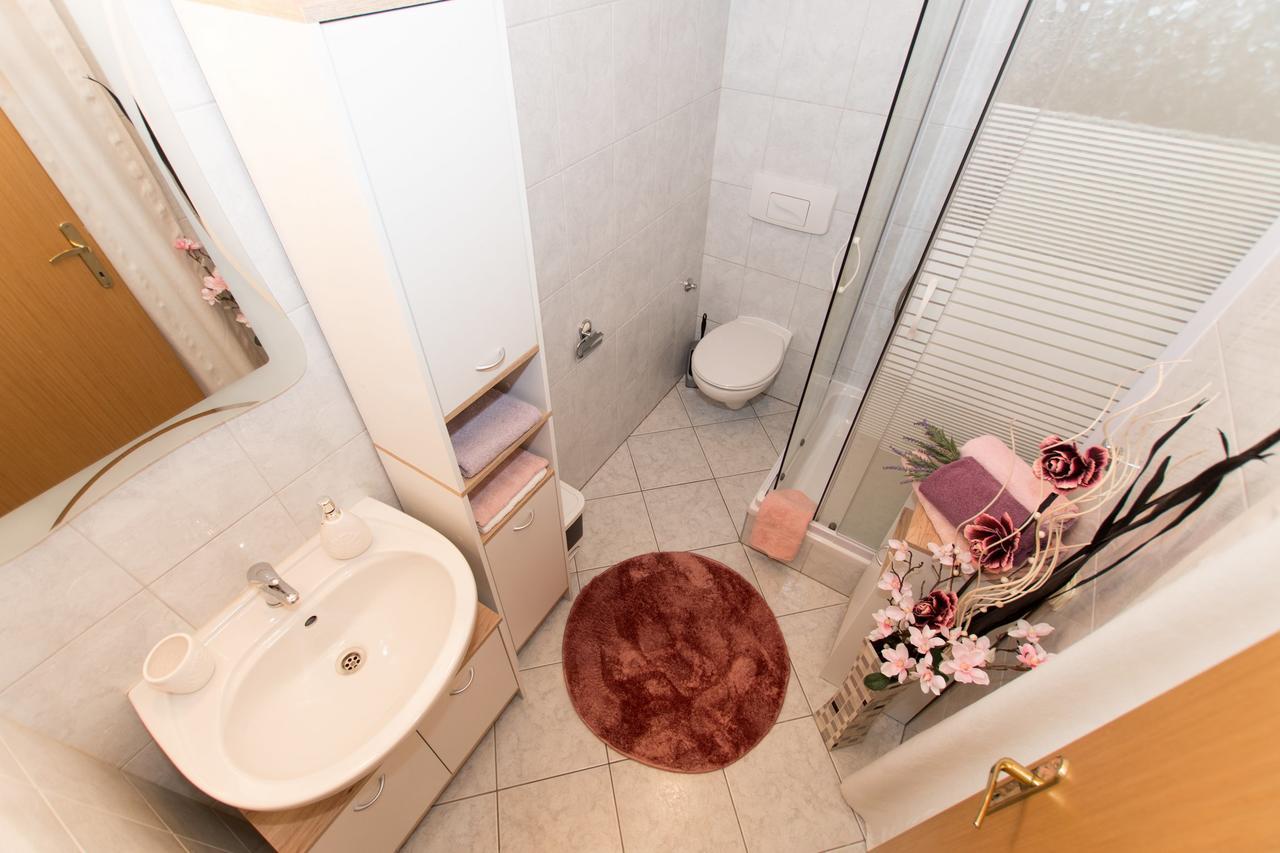 Seaview Apartment Slavica Brela Exterior photo